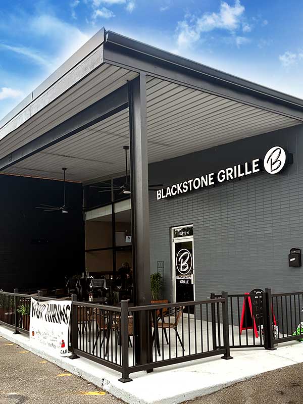 Blackstone Grille tavern and bar in Chattanooga, Tennessee outdoor dining patio